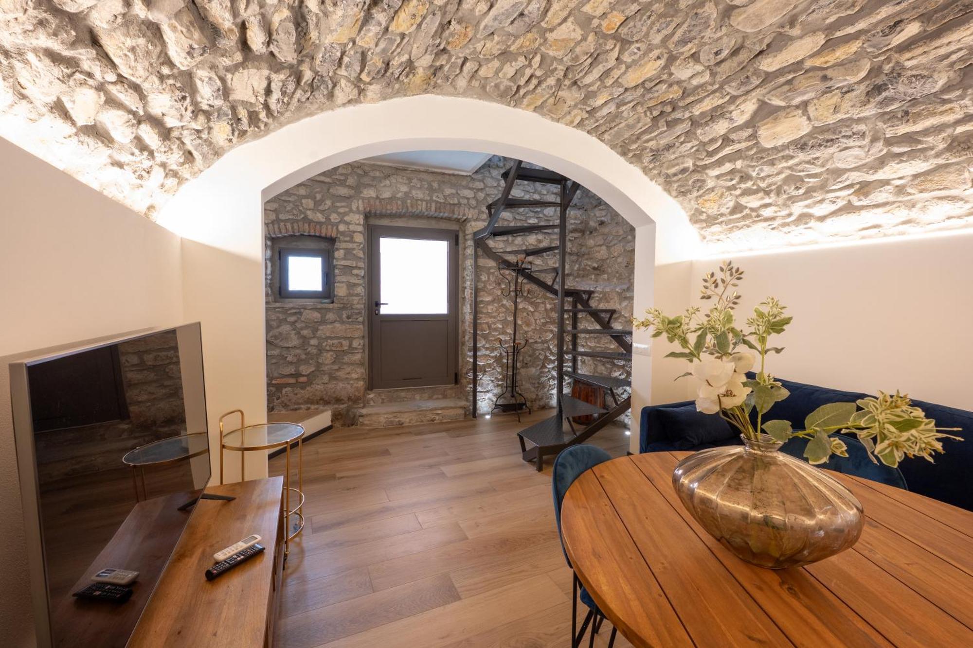 Lora Villa, With Lake View 오수키오 외부 사진